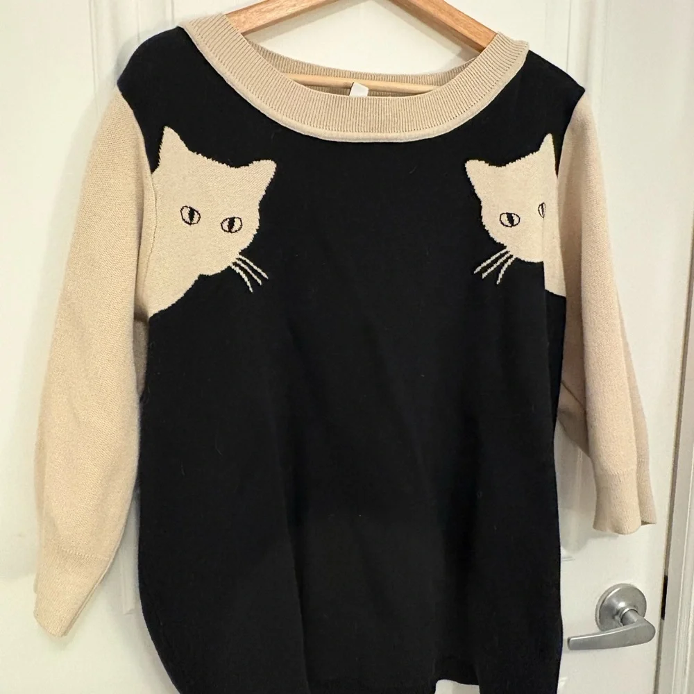 Unique Vintage Cat-Detail Scoop Neck Sweater - Picture 2 of 3